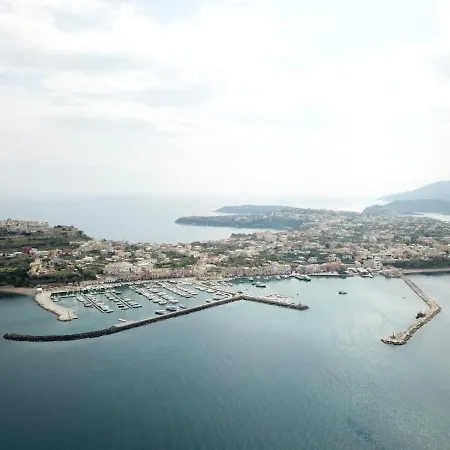 Alojamento de Acomodação e Pequeno-almoço Vento Di Mare Procida