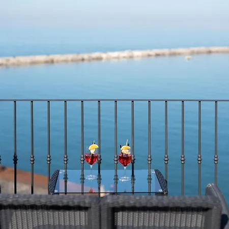 Couette-café Vento Di Mare 3*