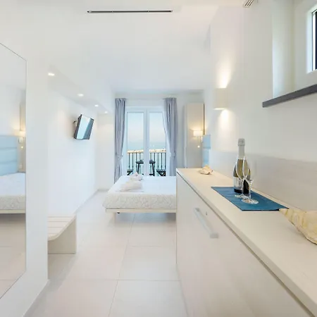 Vento Di Mare Bed & Breakfast 4*
